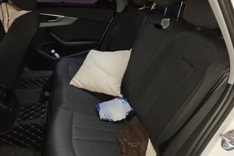 Used Audi A4L 2019 40 TFSI Ambition China VI Left Rear Seat