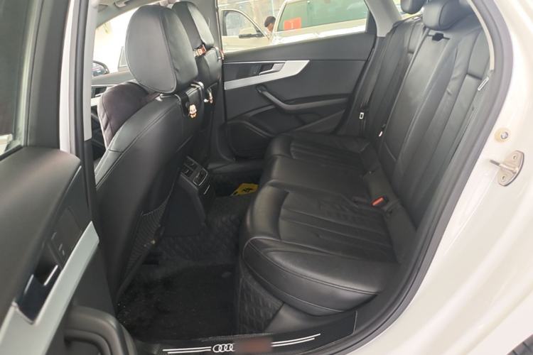 Used Audi A4L 2019 40 TFSI Fashion Edition China VI Emission Standard Left Rear Seat