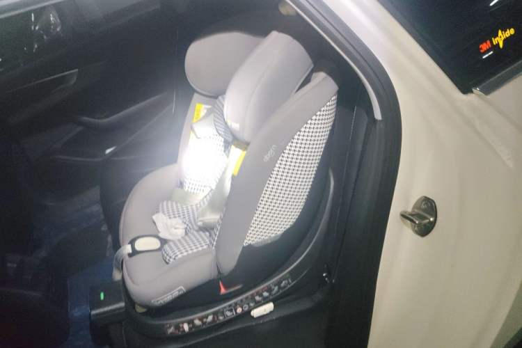 Used Audi A4L 2019 40 TFSI Ambition China VI Left Rear Seat