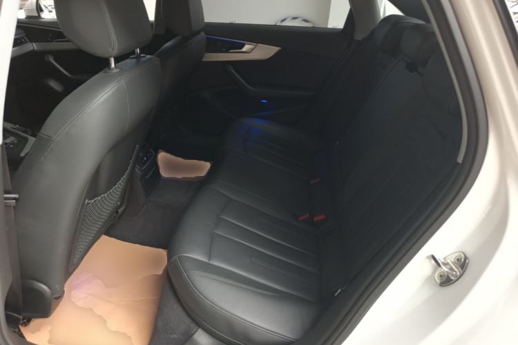 Used Audi A4L 2019 40 TFSI Fashion Edition China VI Emission Standard Left Rear Seat