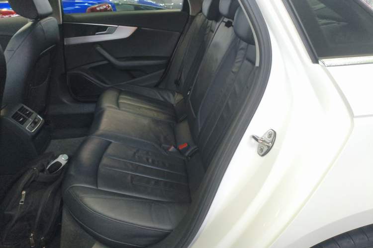 Used Audi A4L 2019 40 TFSI Fashion Version China V Left Rear Seat