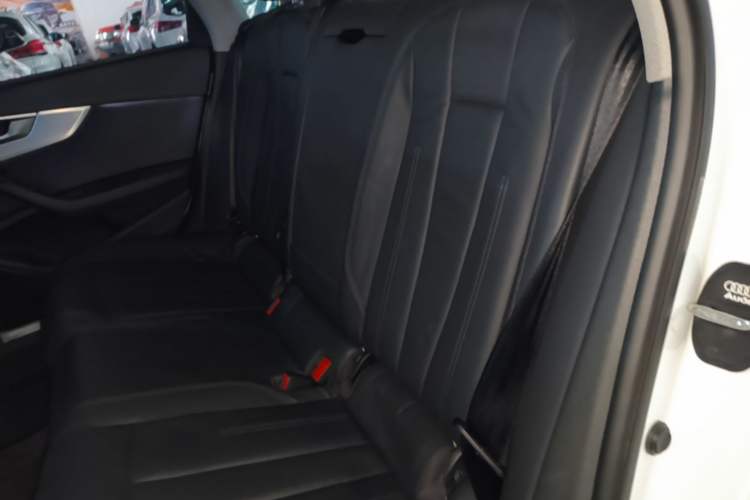 Used Audi A4L 2019 40 TFSI Fashion Version China V Left Rear Seat