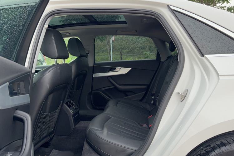 Used Audi A4L 2019 40 TFSI Fashion Edition China VI Emission Standard Left Rear Seat