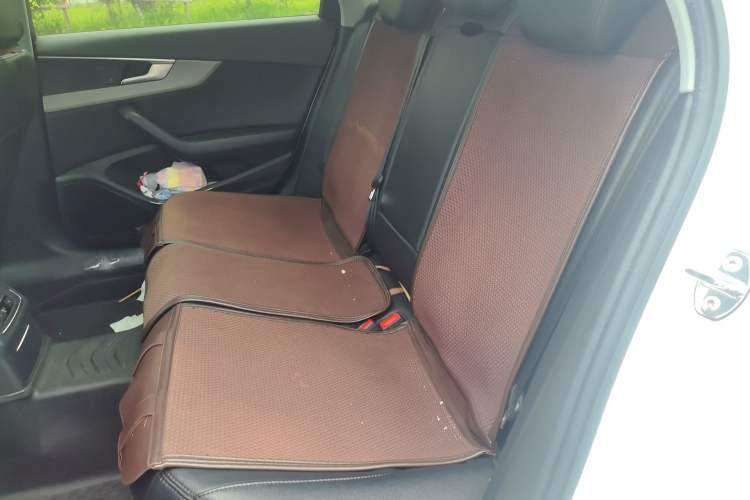 Used Audi A4L 2019 40 TFSI Ambition Version China V Left Rear Seat