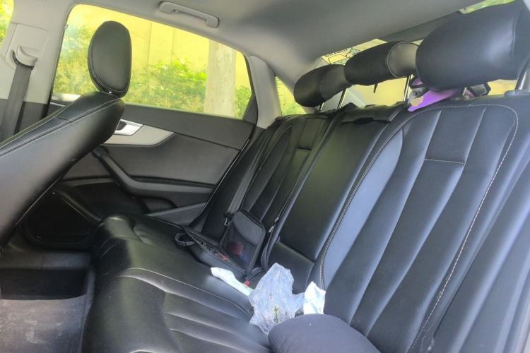 Used Audi A4L 2019 40 TFSI Ambition China VI Left Rear Seat