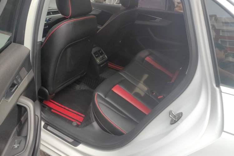 Used Audi A4L 2019 40 TFSI Fashion Edition China VI Emission Standard Left Rear Seat