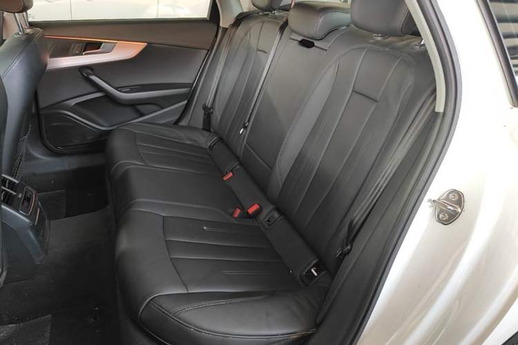 Used Audi A4L 2019 40 TFSI Fashion Edition China VI Emission Standard Left Rear Seat