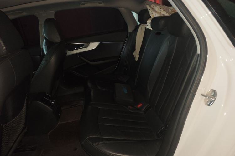 Used Audi A4L 2019 40 TFSI Fashion Edition China VI Emission Standard Left Rear Seat