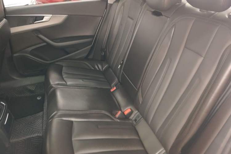 Used Audi A4L 2019 40 TFSI Ambition China VI Left Rear Seat