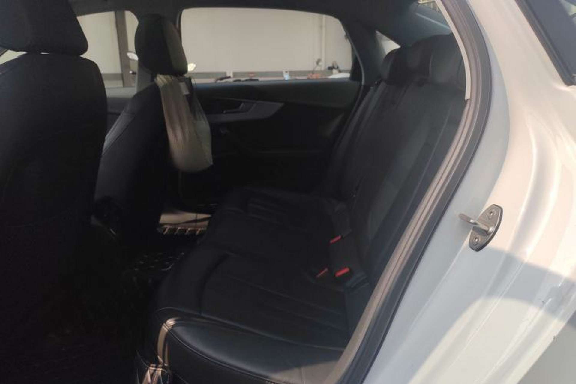 Used Audi A4L 2019 40 TFSI Fashion Edition China VI Emission Standard Left Rear Seat