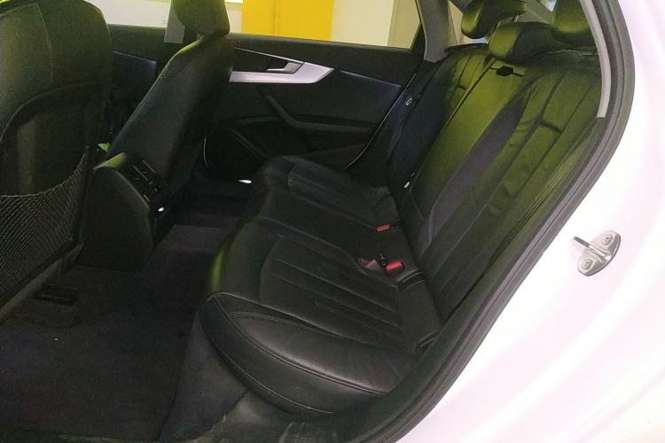 Used Audi A4L 2019 40 TFSI Fashion Edition China VI Emission Standard Left Rear Seat