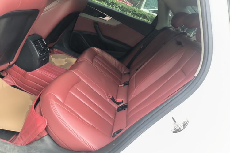Used Audi A4L 2019 40 TFSI Ambition China VI Left Rear Seat
