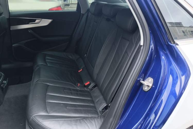 Used Audi A4L 2019 40 TFSI Fashion Edition China VI Emission Standard Left Rear Seat