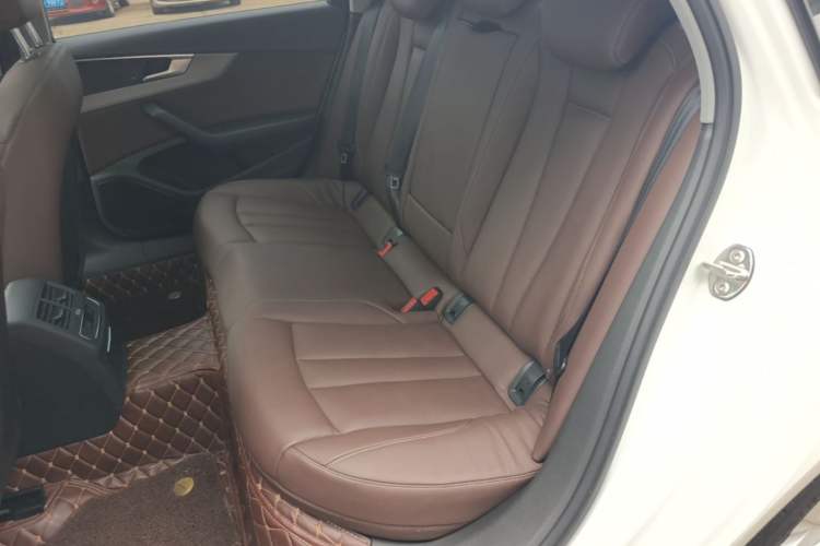 Used Audi A4L 2019 40 TFSI Ambition China VI Left Rear Seat