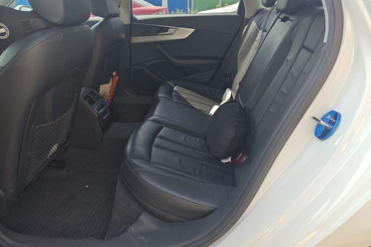 Used Audi A4L 2019 40 TFSI Fashion Edition China VI Emission Standard Left Rear Seat