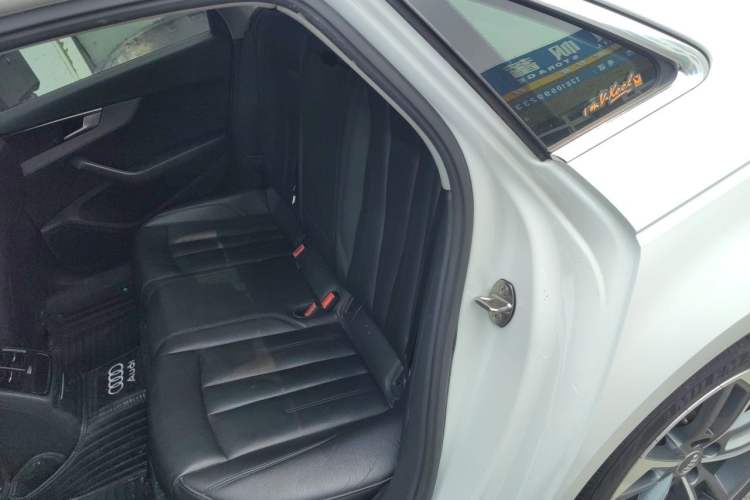 Used Audi A4L 2019 40 TFSI Ambition China VI Left Rear Seat