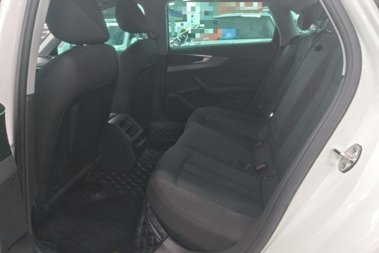 Used Audi A4L 2019 40 TFSI Ambition China VI Left Rear Seat