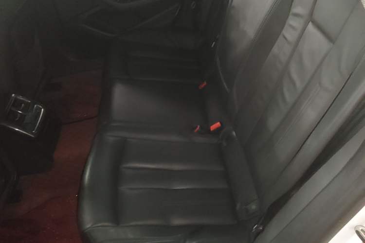 Used Audi A4L 2019 40 TFSI Fashion Edition China VI Emission Standard Left Rear Seat