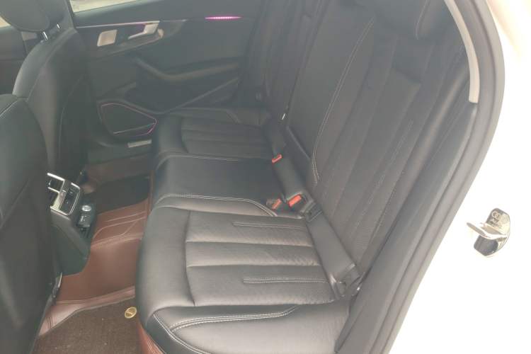 Used Audi A4L 2019 40 TFSI Ambition China VI Left Rear Seat