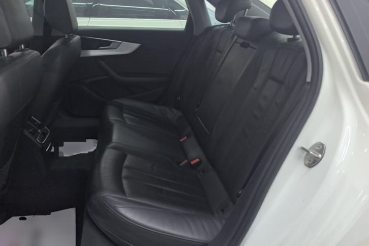 Used Audi A4L 2019 40 TFSI Fashion Edition China VI Emission Standard Left Rear Seat