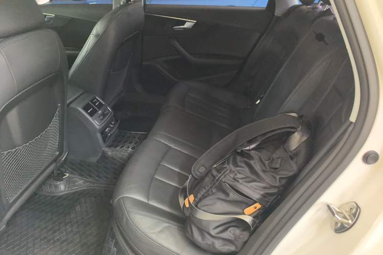 Used Audi A4L 2019 40 TFSI Fashion Version China V Left Rear Seat