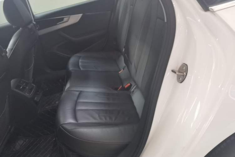 Used Audi A4L 2019 40 TFSI Fashion Edition China VI Emission Standard Left Rear Seat