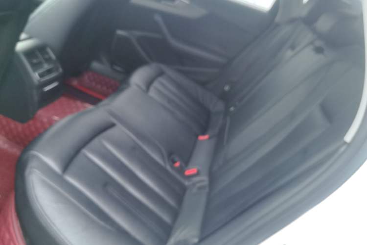 Used Audi A4L 2019 40 TFSI Ambition China VI Left Rear Seat