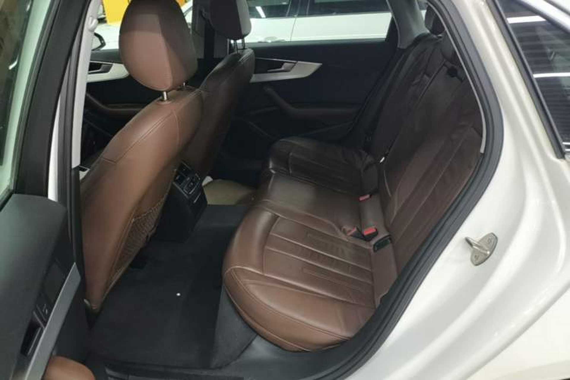Used Audi A4L 2019 40 TFSI Fashion Edition China VI Emission Standard Left Rear Seat