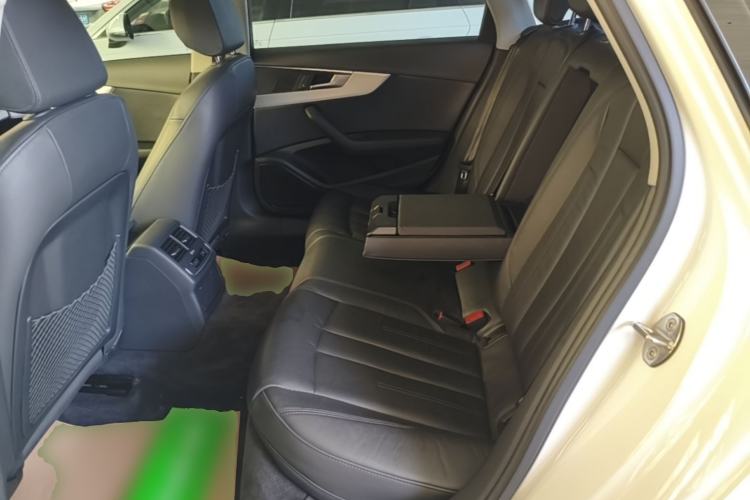 Used Audi A4L 2019 40 TFSI Fashion Edition China VI Emission Standard Left Rear Seat