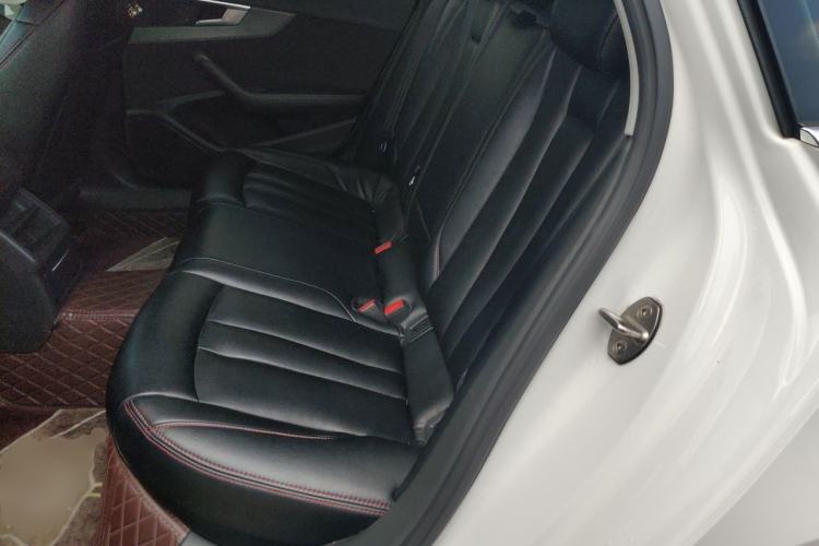Used Audi A4L 2019 40 TFSI Ambition China VI Left Rear Seat