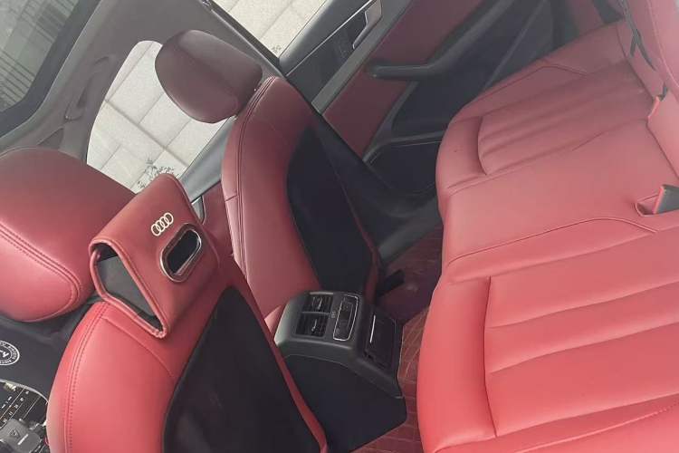 Used Audi A4L 2019 40 TFSI Ambition China VI Left Rear Seat