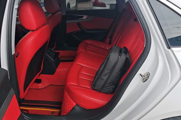 Used Audi A4L 2019 40 TFSI Ambition Version China V Left Rear Seat