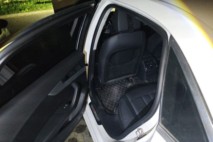 Used Audi A4L 2019 40 TFSI Fashion Edition China VI Emission Standard Left Rear Seat