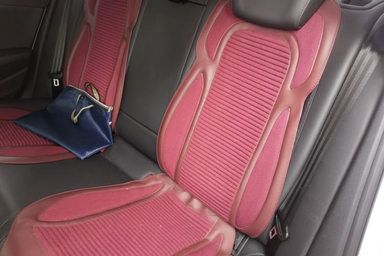Used Audi A4L 2019 40 TFSI Fashion Edition China VI Emission Standard Left Rear Seat