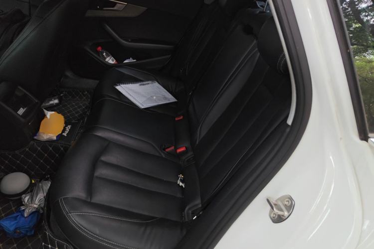 Used Audi A4L 2019 40 TFSI Ambition China VI Left Rear Seat