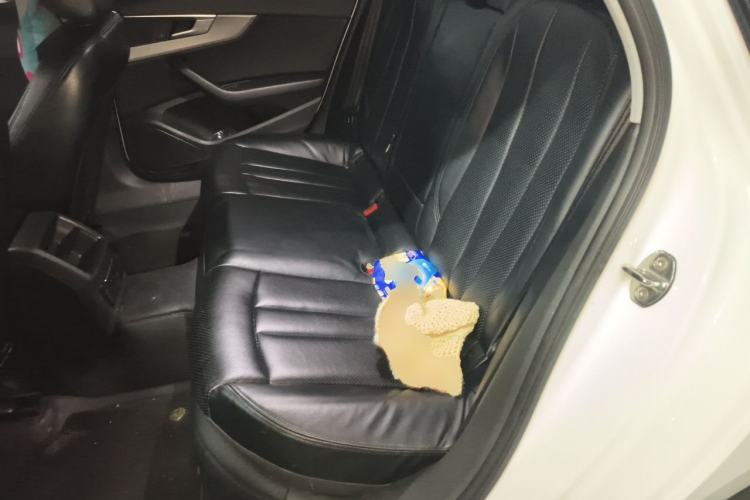 Used Audi A4L 2019 40 TFSI Ambition Version China V Left Rear Seat