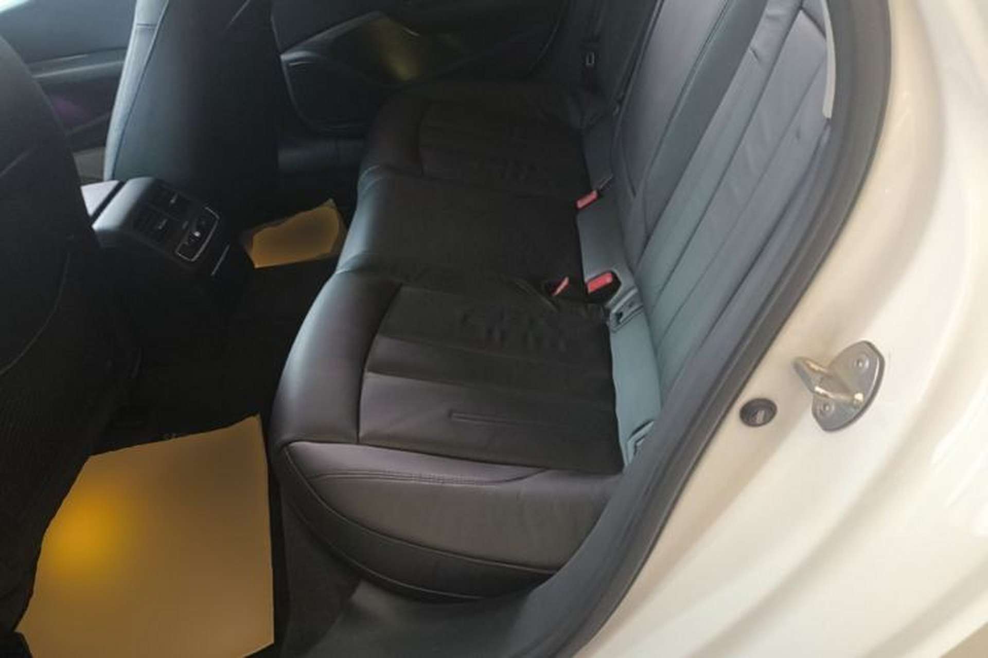 Used Audi A4L 2019 40 TFSI Fashion Edition China VI Emission Standard Left Rear Seat