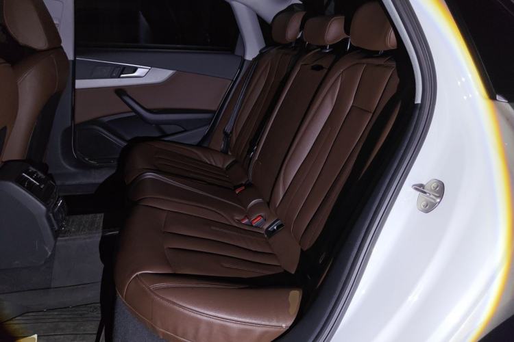Used Audi A4L 2019 40 TFSI Ambition China VI Left Rear Seat