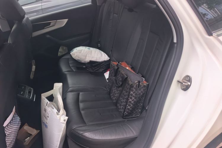 Used Audi A4L 2019 40 TFSI Fashion Edition China VI Emission Standard Left Rear Seat