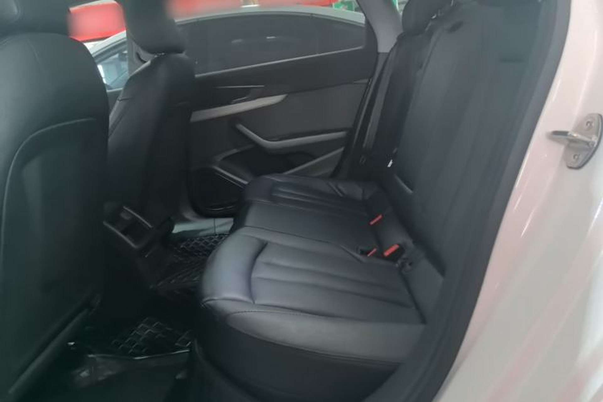 Used Audi A4L 2019 40 TFSI Ambition China VI Left Rear Seat