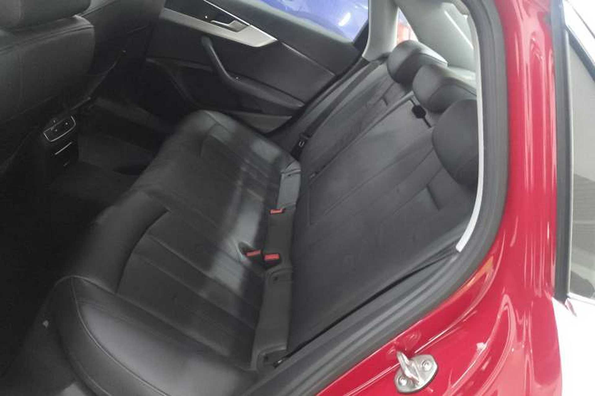 Used Audi A4L 2019 40 TFSI Fashion Edition China VI Emission Standard Left Rear Seat