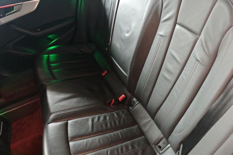 Used Audi A4L 2019 40 TFSI Fashion Edition China VI Emission Standard Left Rear Seat