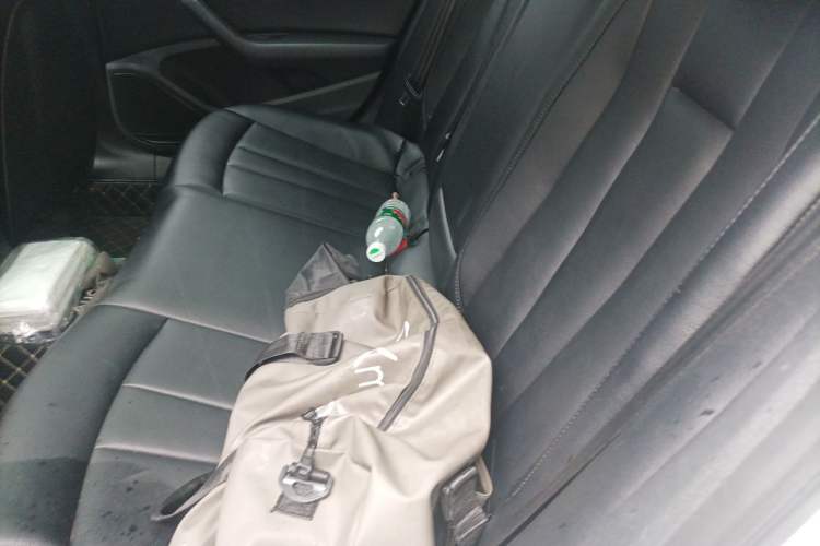 Used Audi A4L 2019 40 TFSI Ambition China VI Left Rear Seat