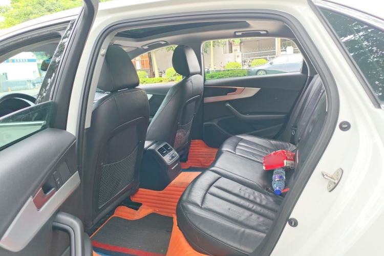Used Audi A4L 2019 40 TFSI Fashion Edition China VI Emission Standard Left Rear Seat