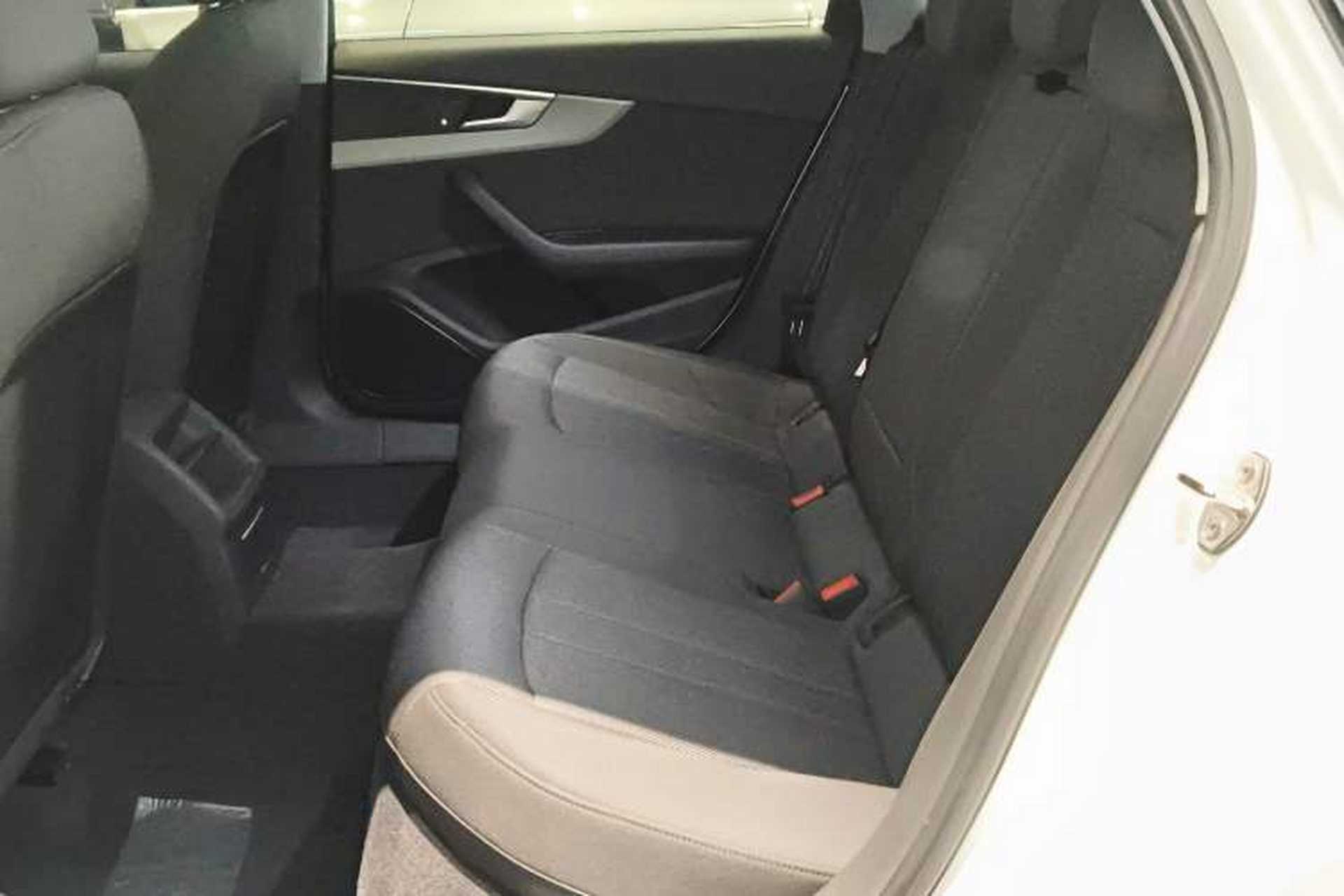 Used Audi A4L 2019 40 TFSI Ambition China VI Left Rear Seat