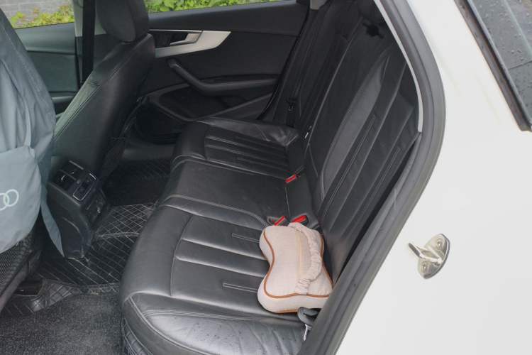 Used Audi A4L 2019 45 TFSI quattro Individual Sport Edition China VI Left Rear Seat