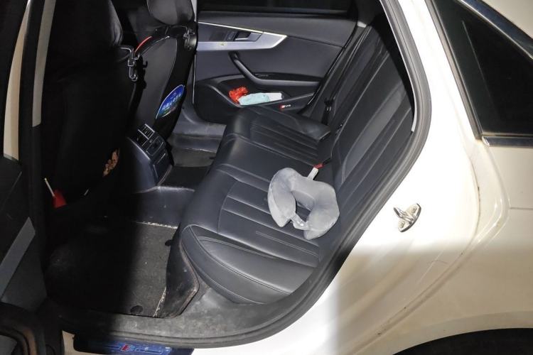 Used Audi A4L 2019 40 TFSI Fashion Edition China VI Emission Standard Left Rear Seat