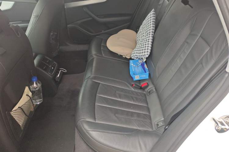 Used Audi A4L 2019 45 TFSI quattro Individual Sport Edition China VI Left Rear Seat