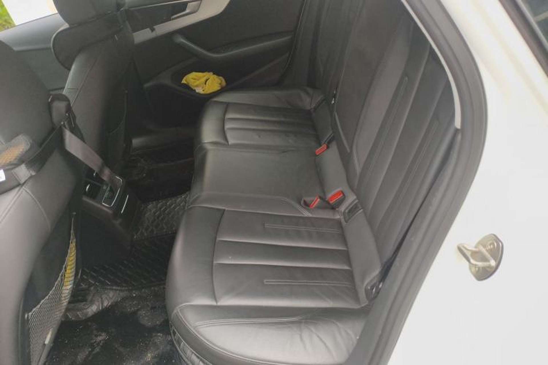 Used Audi A4L 2019 40 TFSI Fashion Edition China VI Emission Standard Left Rear Seat