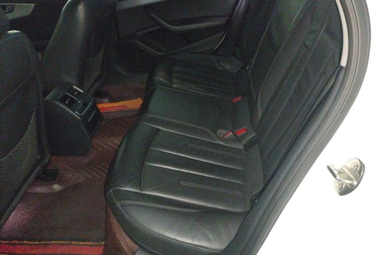 Used Audi A4L 2019 40 TFSI Fashion Edition China VI Emission Standard Left Rear Seat
